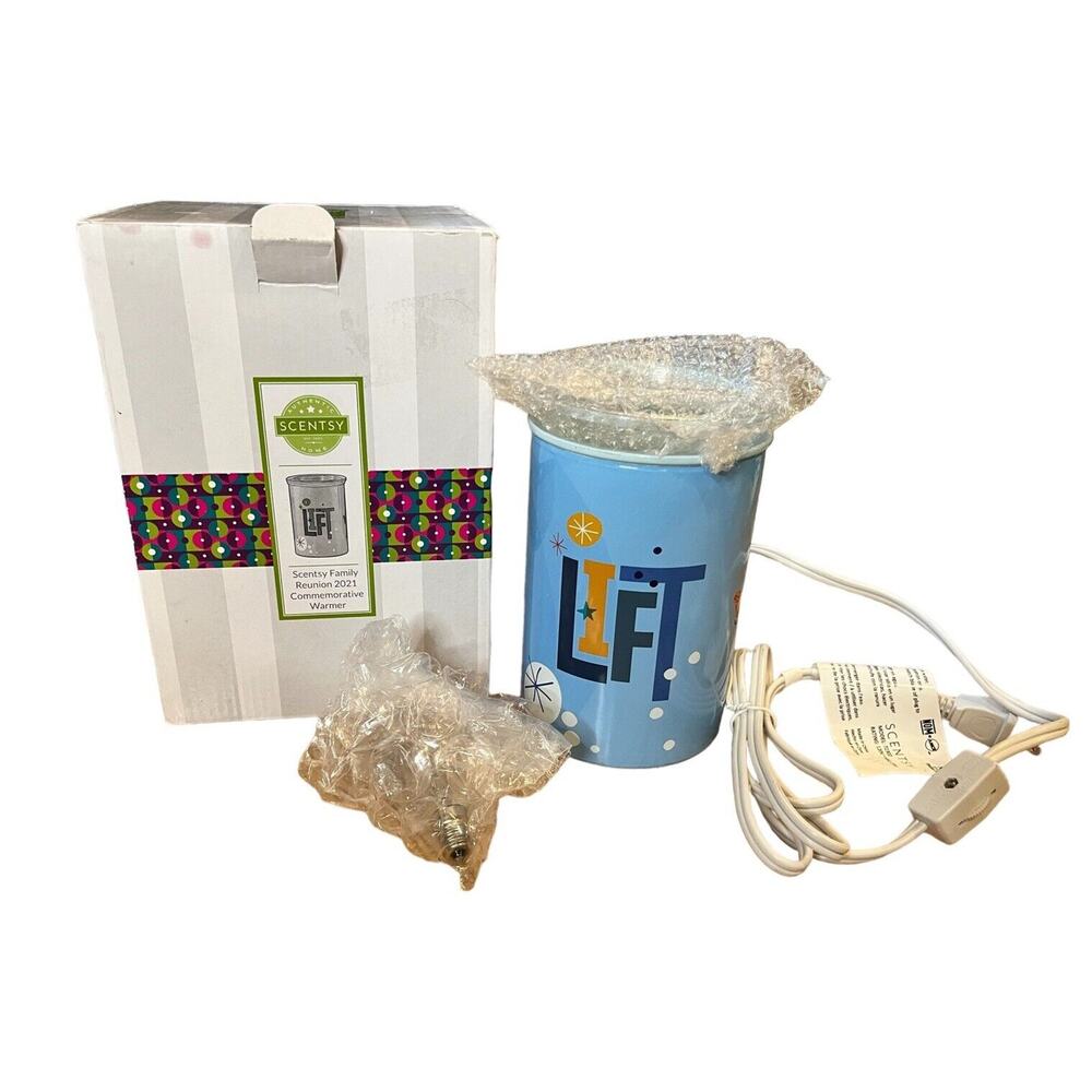 RARE SCENTSY Family Reunion 2021 Commemorative Warmer Lift New Open Box